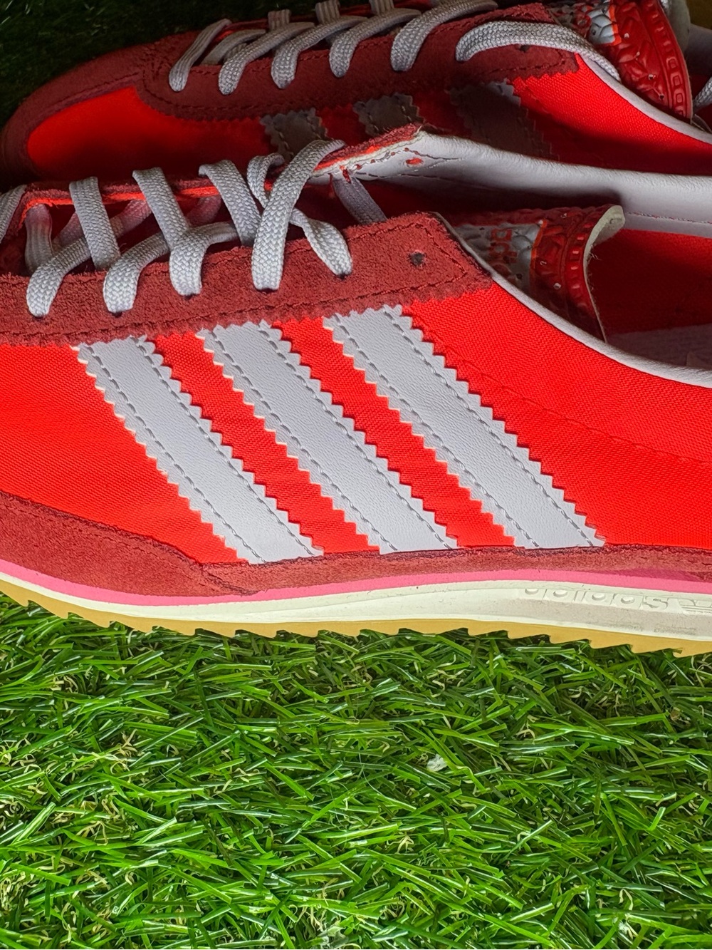 Adidas unisex Red Classic Runner with White Stripes women’s 6.5, men’s 5.5